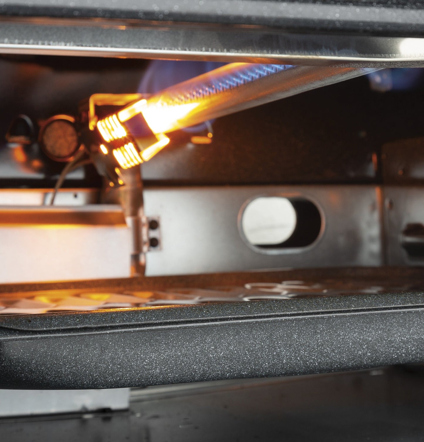 Hotpoint® 30" Free-Standing Front Control Gas Range
