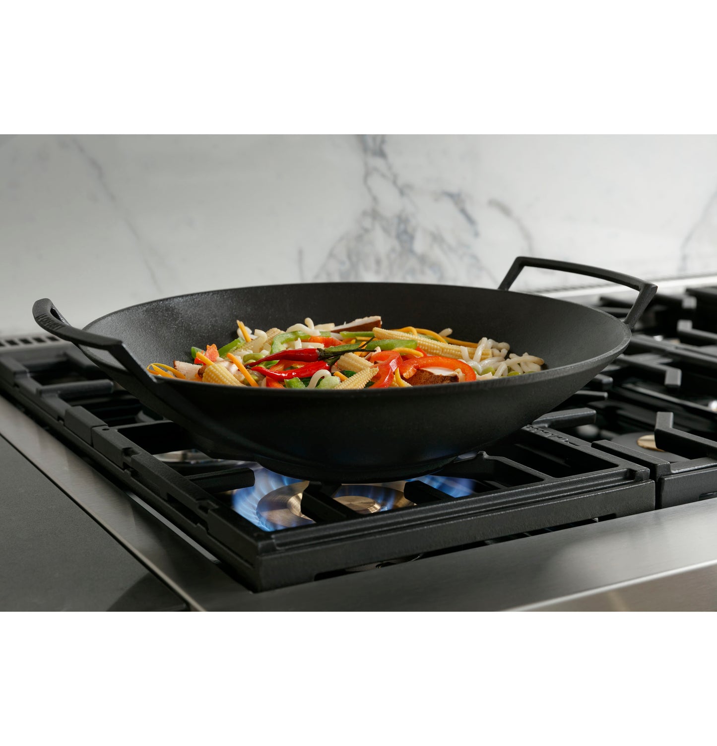 Monogram 36" Professional Gas Rangetop with 4 Burners and Griddle (Natural Gas)