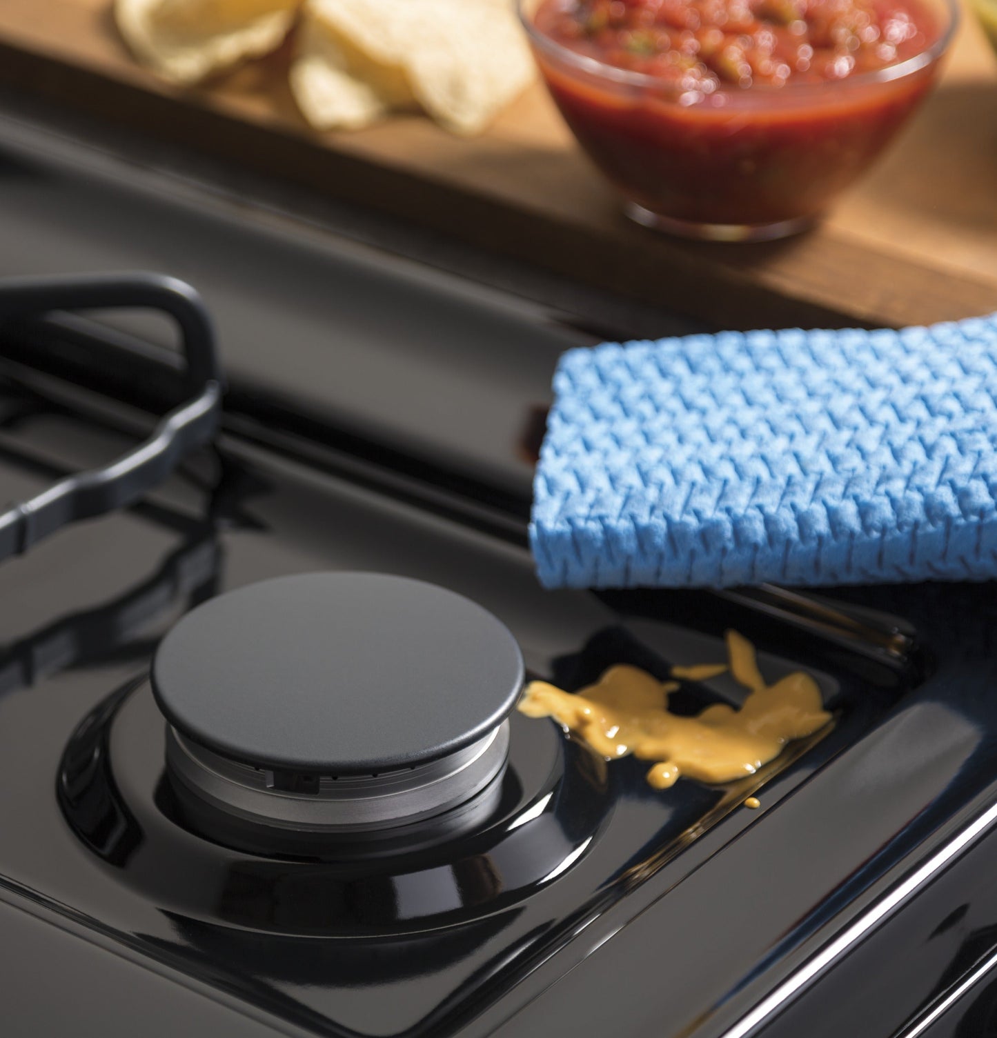 Hotpoint® 30" Free-Standing Front Control Gas Range