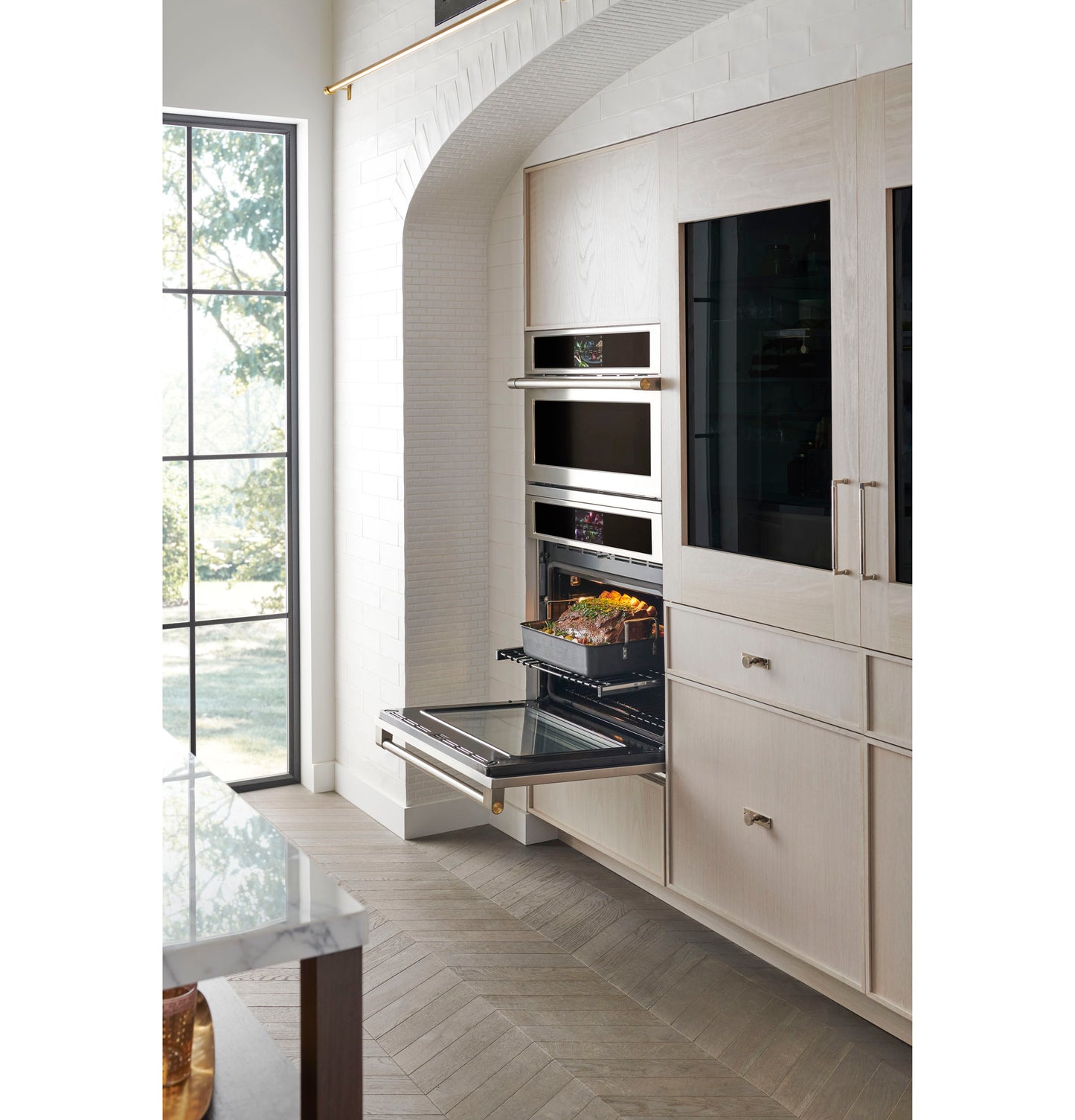 30" Fully-Integrated Wine Sommelier