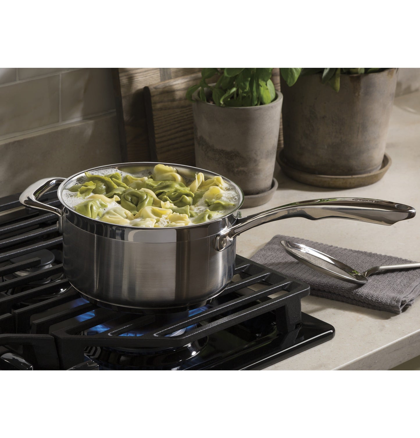 GE Profile™ 30" Built-In Gas Cooktop with 5 Burners and Optional Extra-Large Cast Iron Griddle