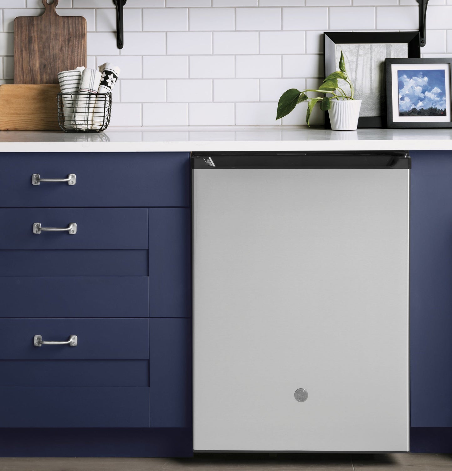 GE® Compact Refrigerator