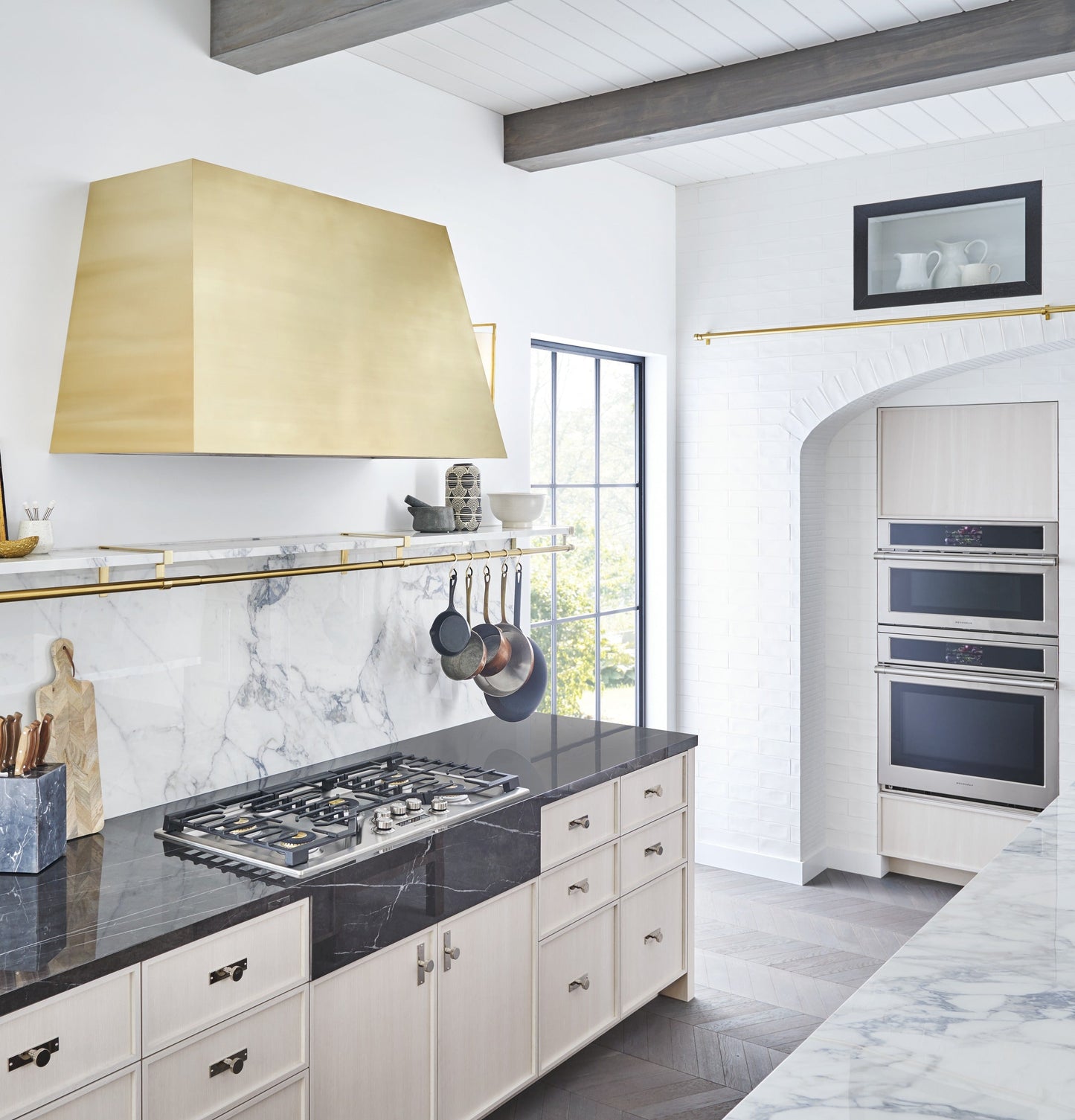 Monogram 30" Electric Convection Single Wall Oven Statement Collection
