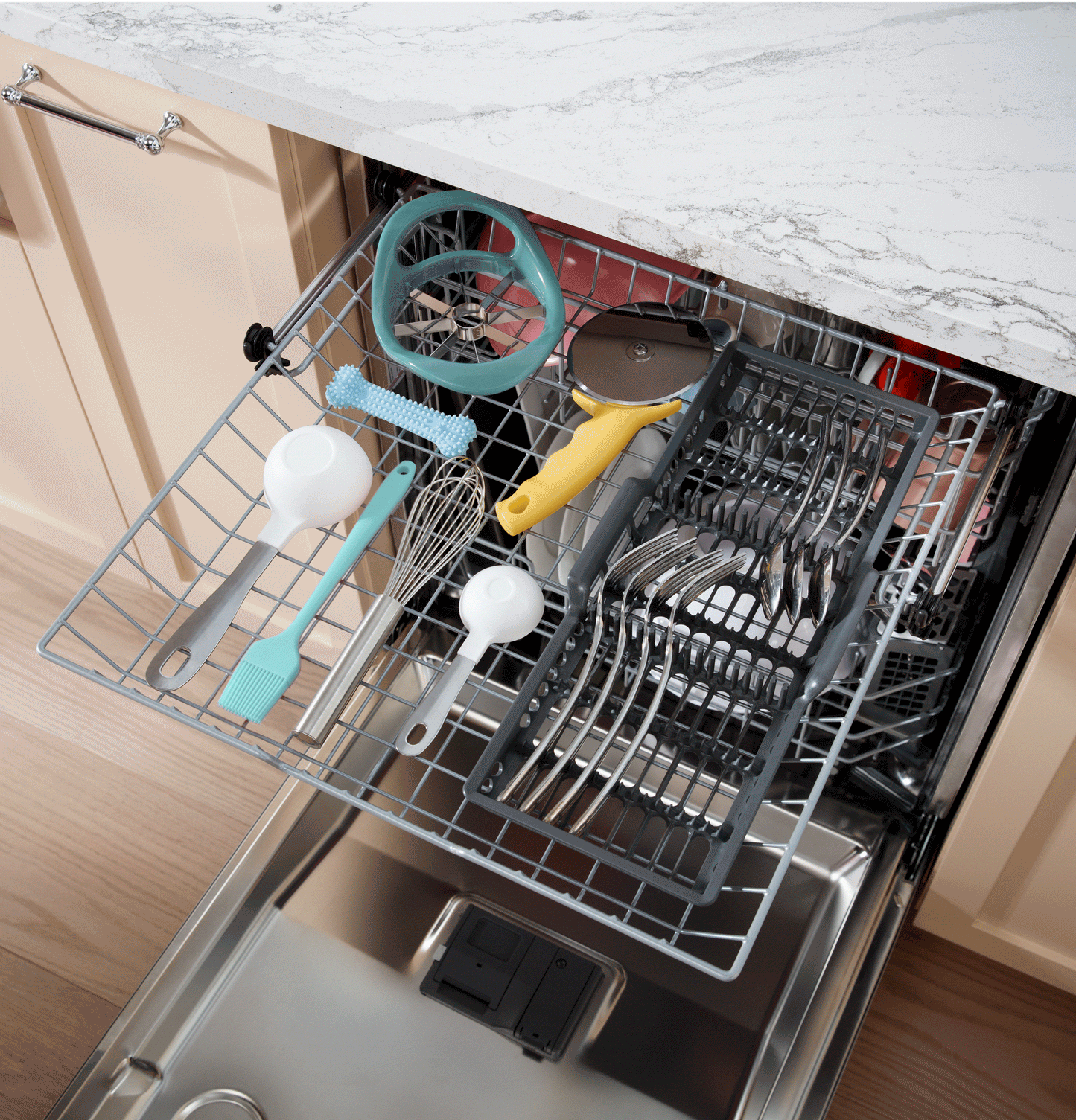 GE® Fingerprint Resistant Top Control with Stainless Steel Interior Dishwasher with Sanitize Cycle