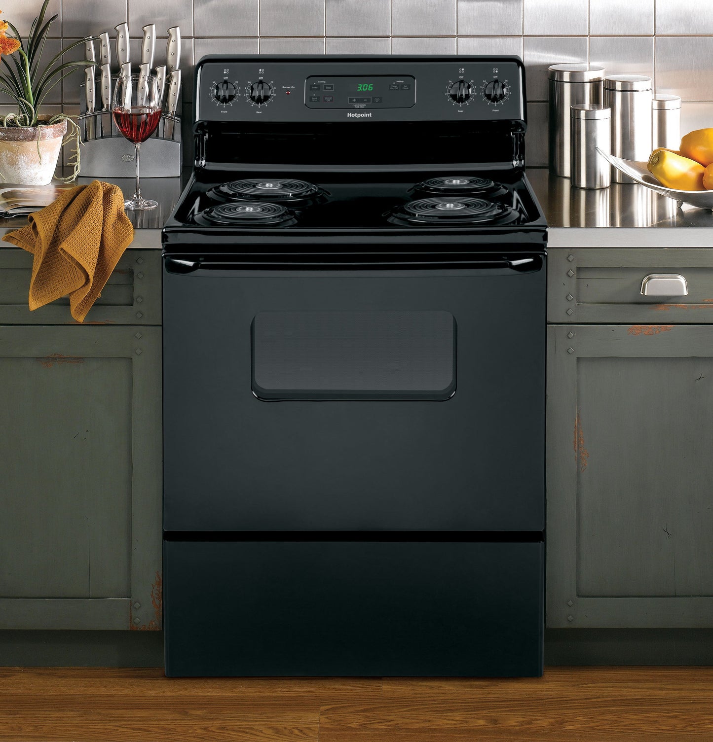 Hotpoint® 30" Free-Standing Standard Clean Electric Range