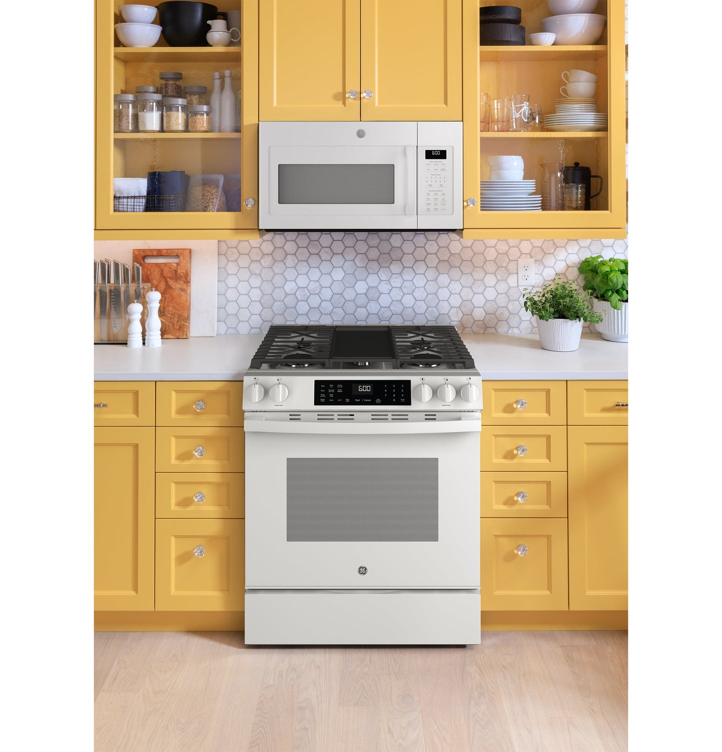 GE® 30" Slide-In Front-Control Convection Gas Range with No Preheat Air Fry and EasyWash™ Oven Tray