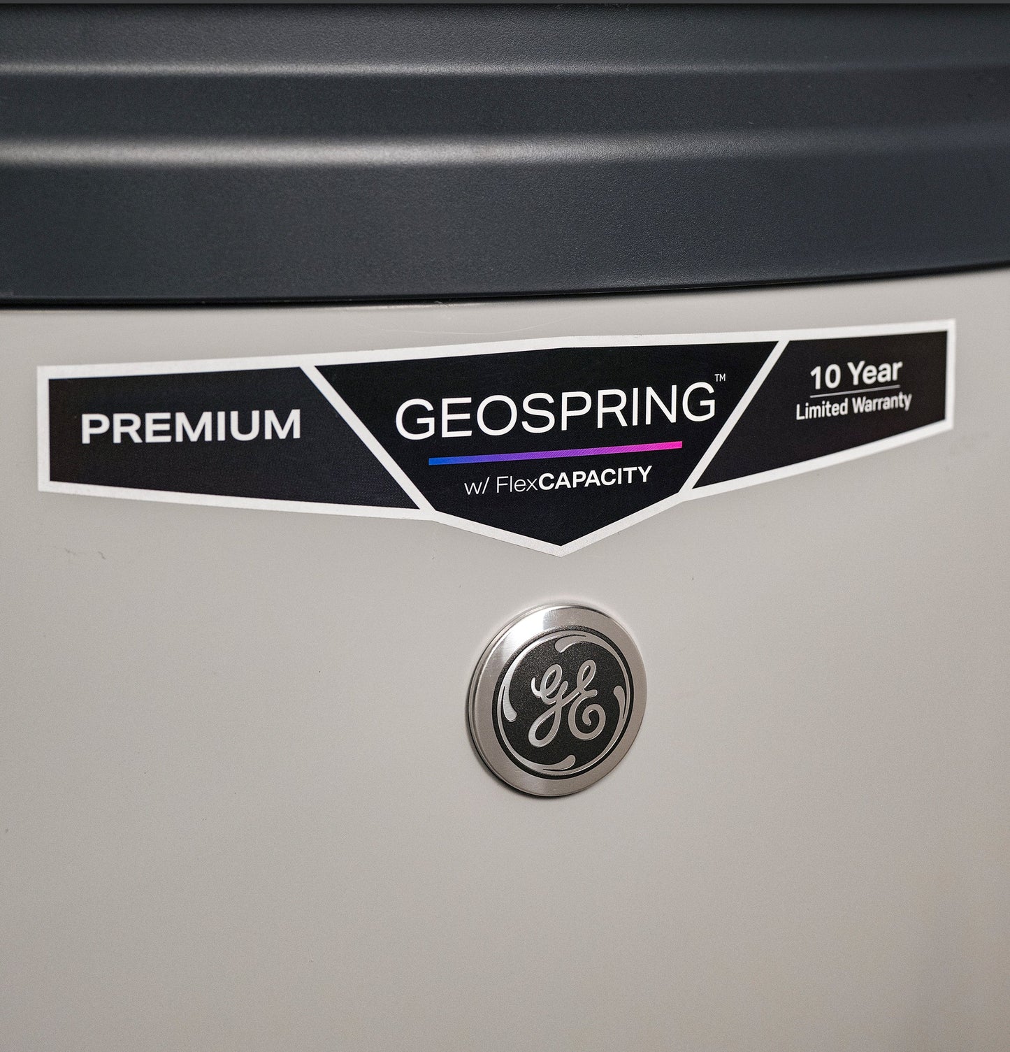 GE Profile™ GEOSPRING™  Smart Hybrid Heat Pump Water Heater 50-gallon - 240V - FlexCapacity